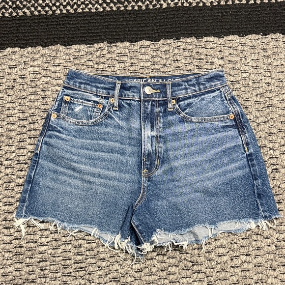American Eagle Outfitters Pants - American Eagle Highest Rise 90s Boyfriend Short Women’s 6 Cutoff Vintage Wash
